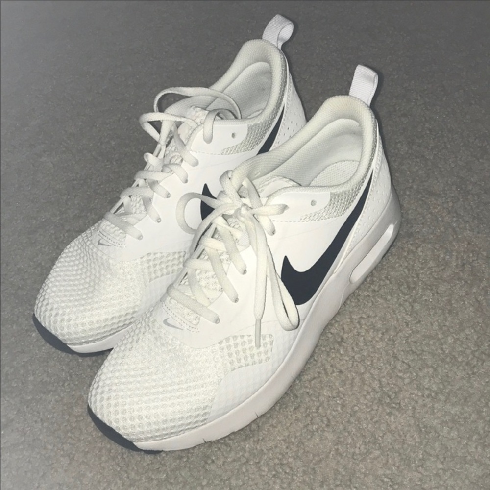 white nike air max